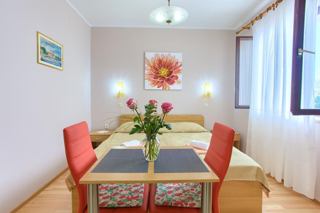 Nadija Studio Apartmani Krk Town Luaran gambar