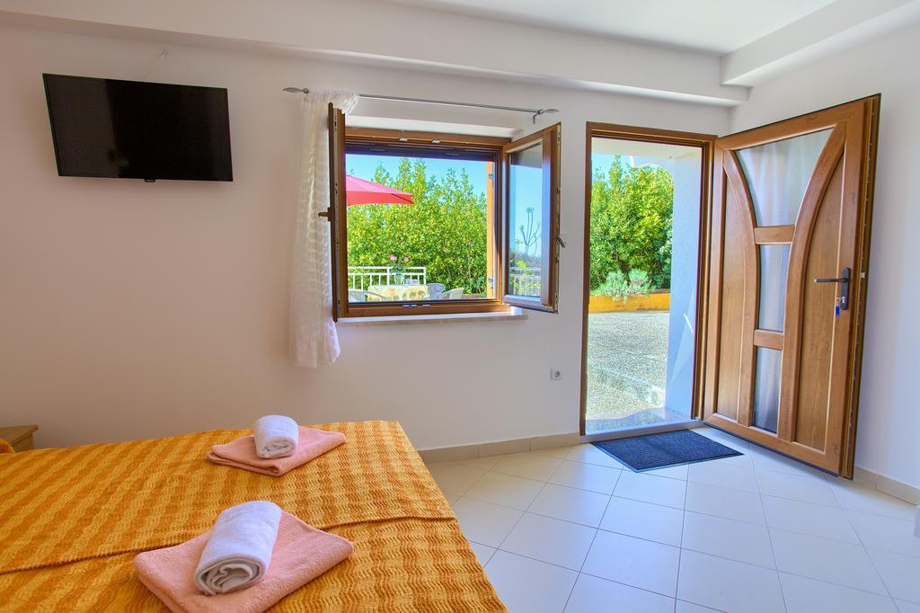 Nadija Studio Apartmani Krk Town Luaran gambar