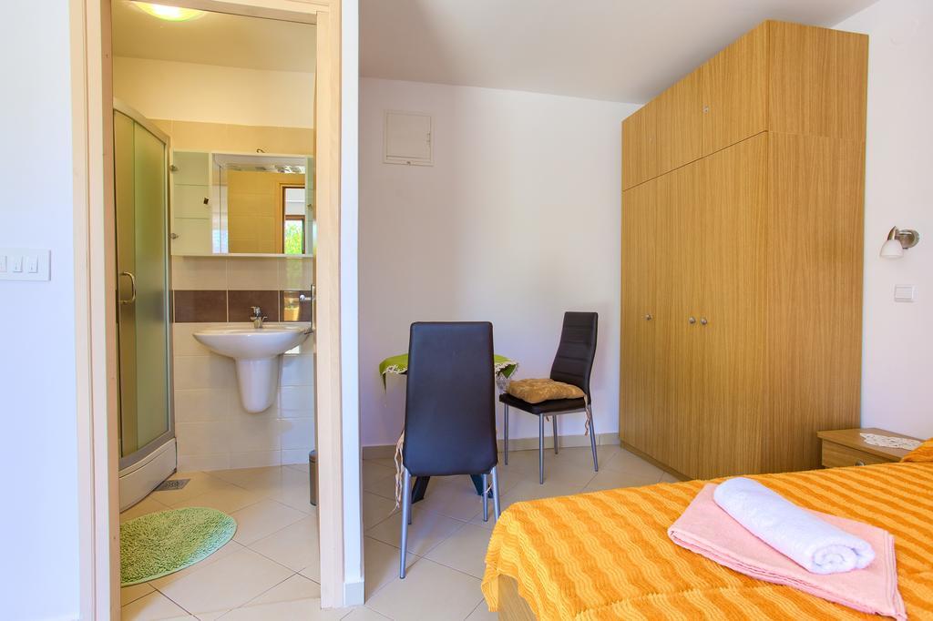 Nadija Studio Apartmani Krk Town Luaran gambar